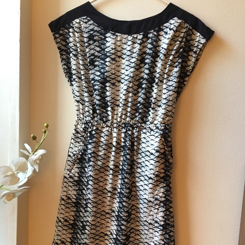 B&W dress Sz M